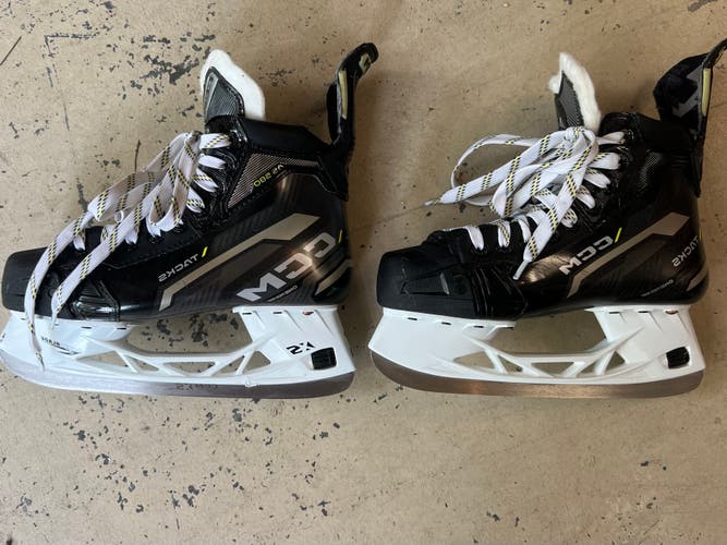 Used CCM Tacks AS580 Hockey Skates Regular Width Size 5