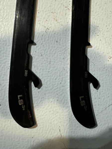 Tuuk LS 3 + 280 Skate Blades Black