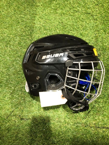 Used Large Bauer Re-Akt 150 Helmet