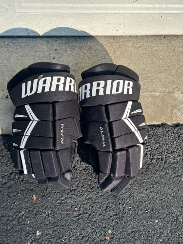 Like new Warrior hockey gloves 15” Alpha DX5