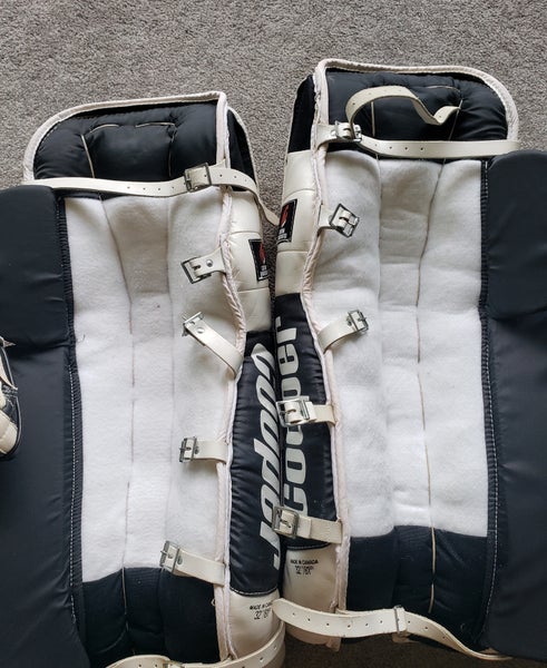 *Like New* Early 90s Cooper Goalie Set, 32"