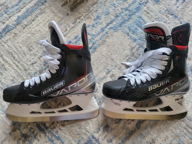 Used Senior Bauer Vapor 3X Hockey Skates (Size 7, Fit 3)