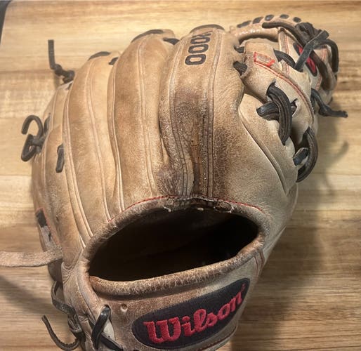 Used  Infield 11.5" A2000 Baseball Glove