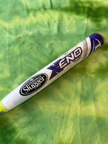 White Used Louisville Slugger Xeno Bat (-11) Composite 21 oz 32"