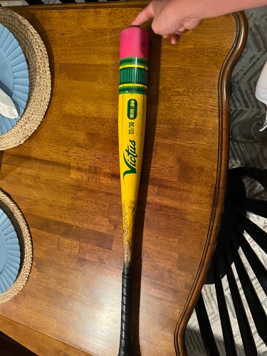Victus Pencil bat 33in 30oz