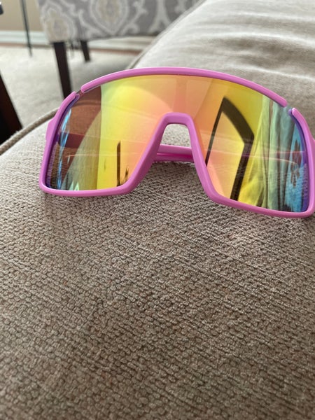 New One Size Fits All DSG Sunglasses