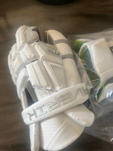 Maverik M6 Goalie Gloves