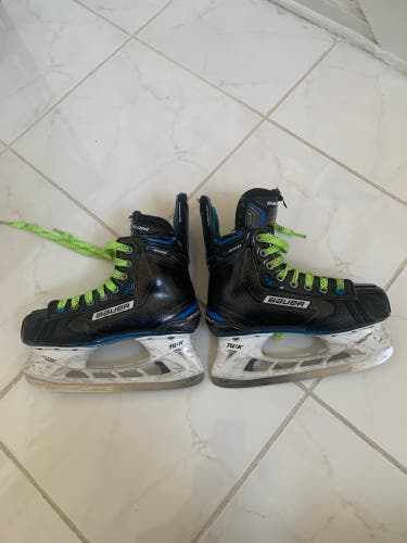 Used Intermediate Bauer Regular Width  Size 4.5 Nexus N9000 Hockey Skates