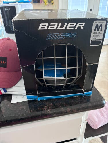 Bauer  IMs 5 size medium helmet brand new