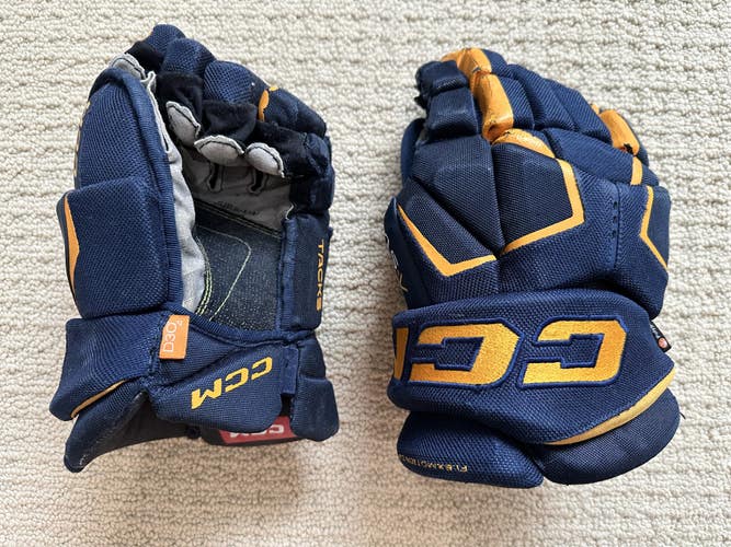 Used CCM Tacks AS-V Gloves 13"