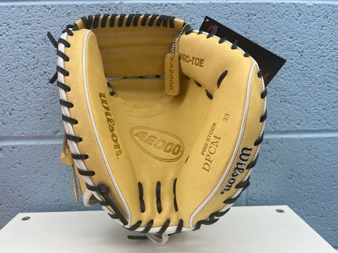 New 2023 Wilson Right Hand Throw Catcher's A2000 DPCM Baseball Glove 33"