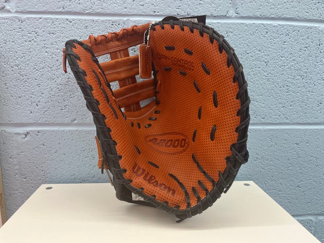 New 2023 Wilson Right Hand Throw First Base A2000 SC1620SS Baseball Glove 12.5"