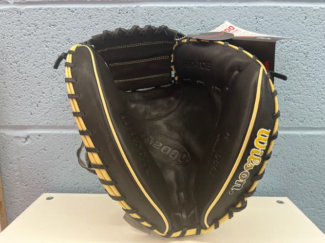 New 2023 Wilson Catcher's A2000 1790SS Baseball Glove 34"