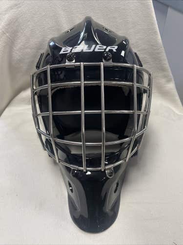 Senior Size Bauer Montec Ice Hockey Goalie Helmet. CC-09