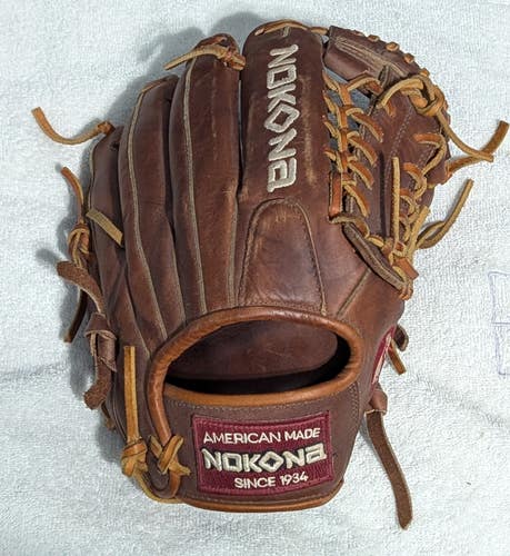 Used Nokona Right Hand Throw Infield W-1150 Baseball Glove 11.5"
