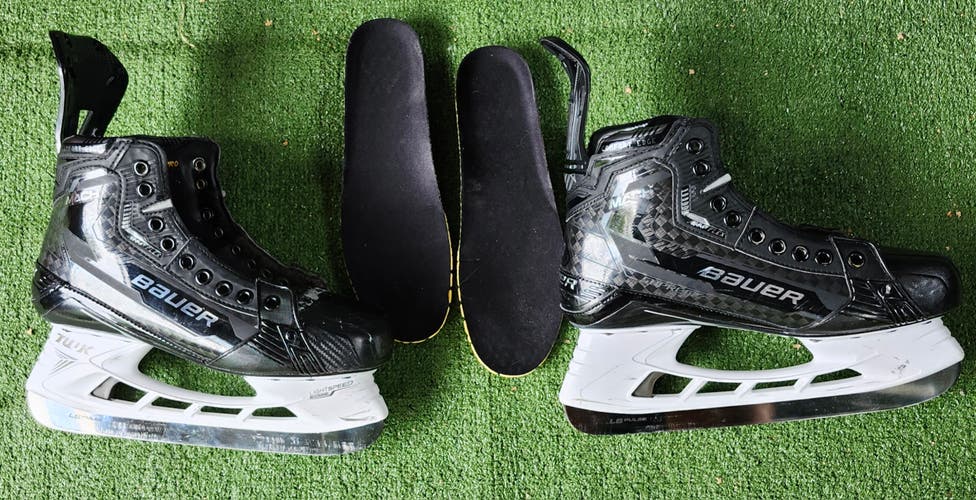 Used Bauer Supreme Mach no tongues Regular Width Pro Stock 7