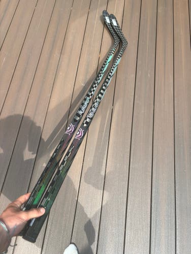 **two Pack** Brand New Intermediate Bauer Left Hand P28  Proto-R Hockey Stick
