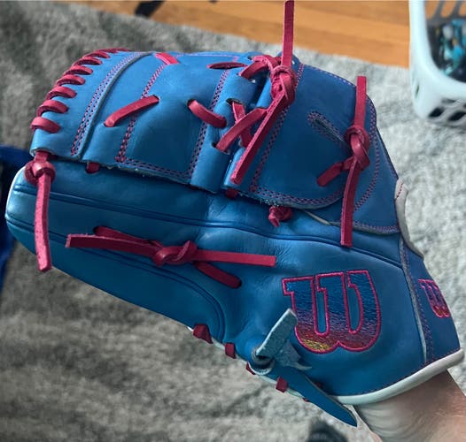 New Pitcher's 12" A2000 Baseball Glove