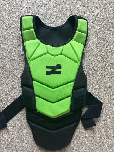 Unequal lacrosse goalie chest protector