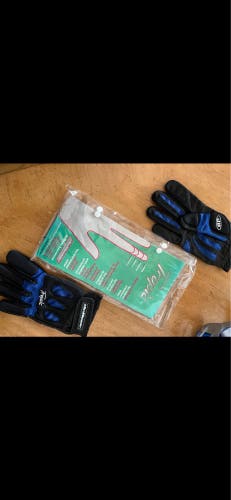 Lacrosse gloves small new girls