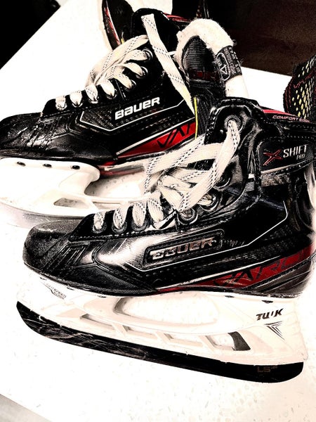 Used Bauer Extra Wide Width Size 4 Junior/Intermediate Vapor X Shift Pro Hockey Skates