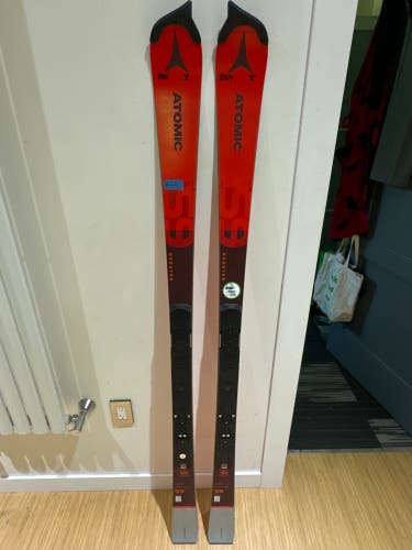 2023 Atomic Men’s FIS SL Skis