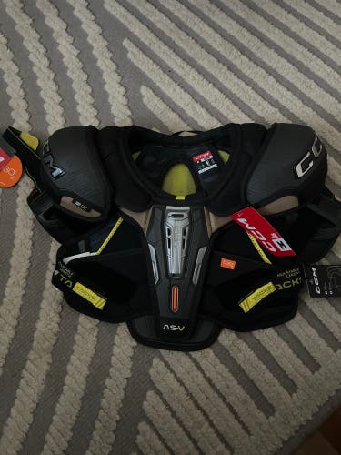 New Medium CCM  AS-V Shoulder Pads