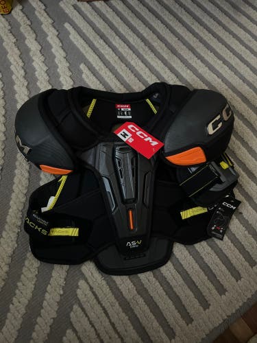 New Medium CCM  Tacks AS-V Pro Shoulder Pads