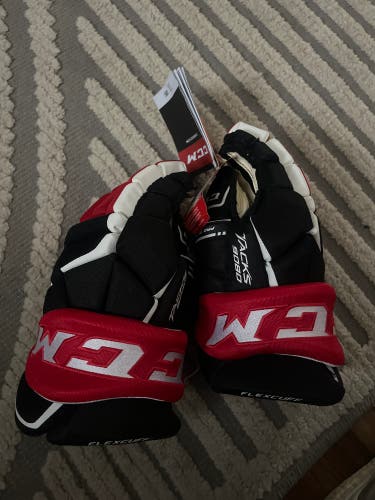 Ccm gloves Tacks 9080