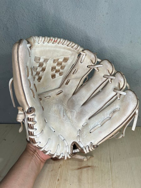 White/Rose Gold Used Mizuno MVP Prime SE Right Hand Throw Softball Glove 12.5"