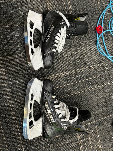 Teravainen Custom Bauer Vapor Hyper lite 2 Skates Pro Stock