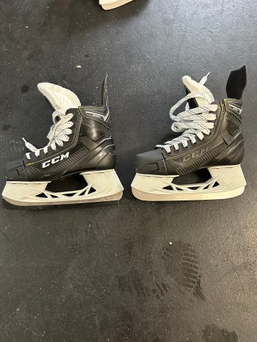 New CCM Size 3 Super Tacks 9350 Hockey Skates