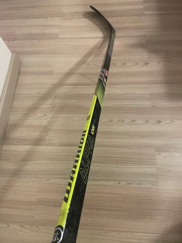 Like New Intermediate Warrior Right Handed P92  Alpha LX2 PRO Hockey Stick