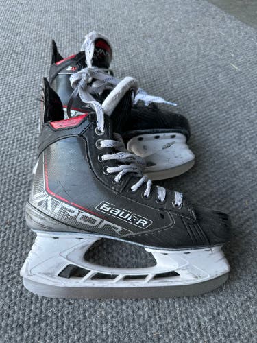 Used Bauer Size 4.5 Vapor 3X Hockey Skates