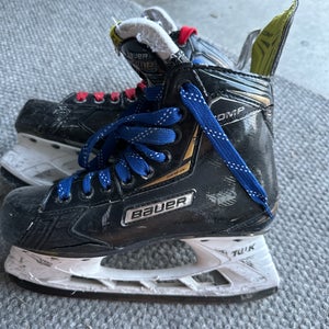 Used Bauer Size 4 Supreme Hockey Skates