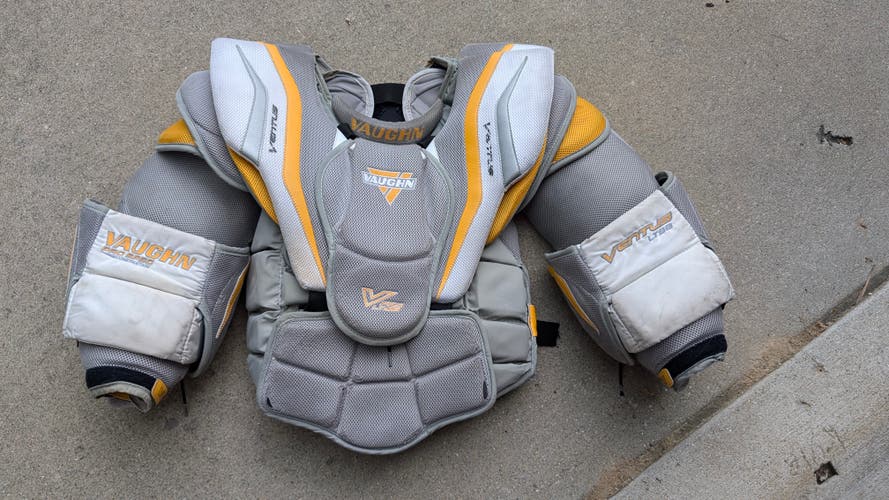Used Large Vaughn Ventus LT98 Goalie Chest Protector Pro Stock