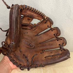 Brown Used Kid Pitch (9YO-13YO) Wilson A950 Right Hand Throw Infield Baseball Glove 11.5"