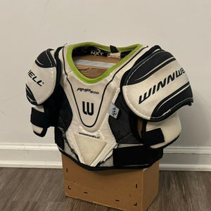 Used Medium Winnwell AMP 500 Shoulder Pads