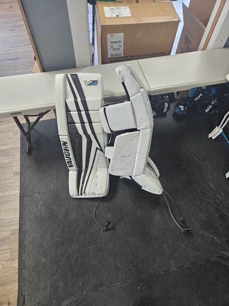 Used 28" Vaughn Velocity V9 Goalie Leg Pads