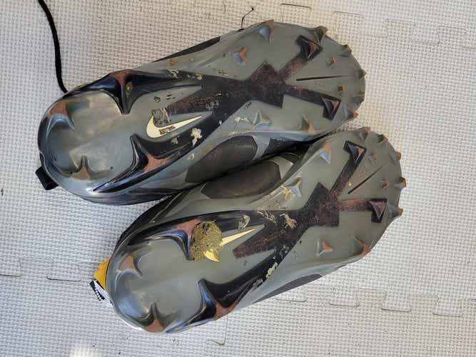 Used Nike Senior 12 Football Cleats