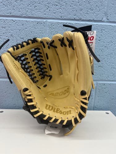 New 2023 Right Hand Throw Wilson Infield A2000 D33 Baseball Glove 11.75"