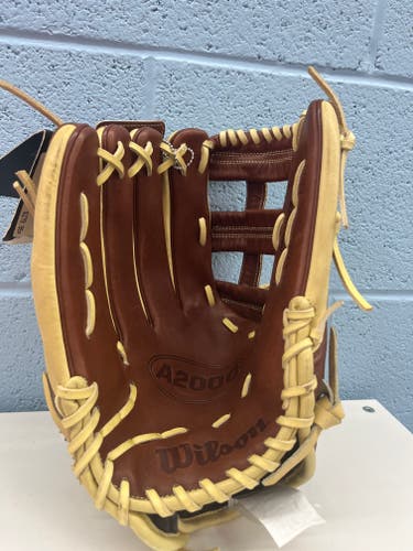 New 2023 Left Hand Throw Wilson Outfield A2000 1799 Baseball Glove 12.75"