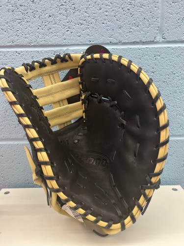 New 2023 Wilson Right Hand Throw First Base A2000 1699SS Baseball Glove 12.5"