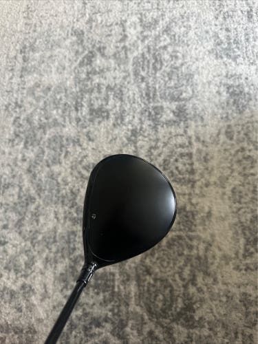 Taylormade stealth driver 9 degrees stiff right handed