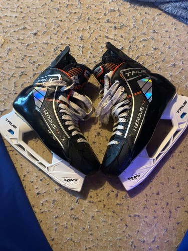 Slightly Used Senior True D&R Width  Pro Stock 9 HZRDUS 7X Hockey Skates