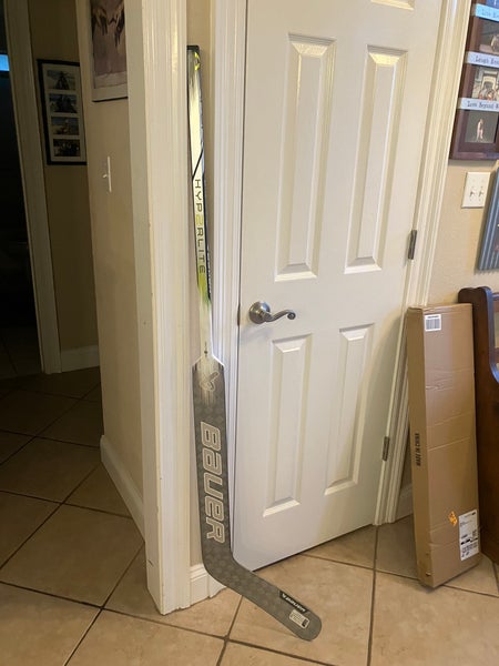 New Bauer Hyperlite 2 Goalie Stick 26" Left Curve P31