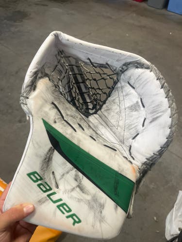 Bauer Hyperlite 2 Goalie glove