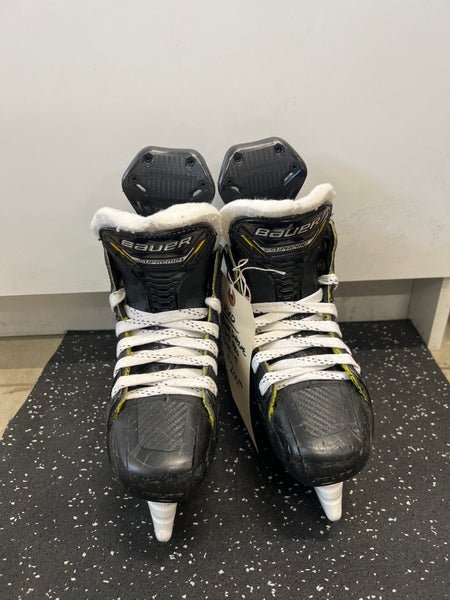 Used Junior Bauer Supreme M5 Pro Hockey Skates Regular Width Size 1.5