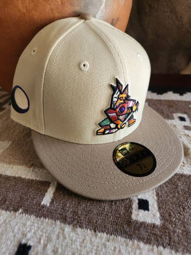 Arizona Coyotes New Era 59Fifty Creme/Tan Fitted Kachina Hat Size 7 1/4 NWT