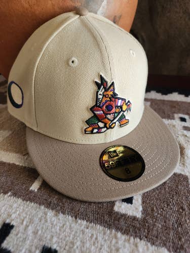 Arizona Coyotes New Era 59Fifty Creme/Tan Fitted Kachina Hat Size 8 NWT